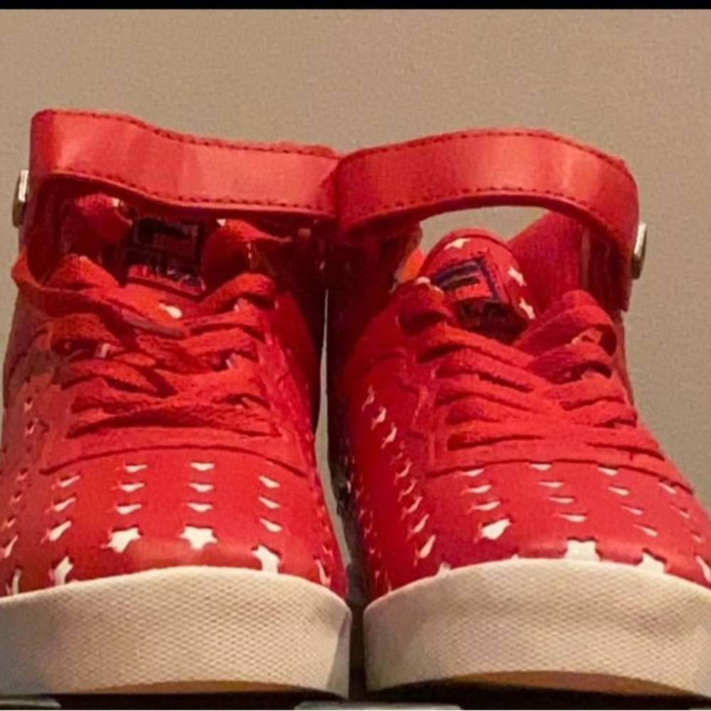 Men’s Red- White and Blue  Star Fila Size 7.5